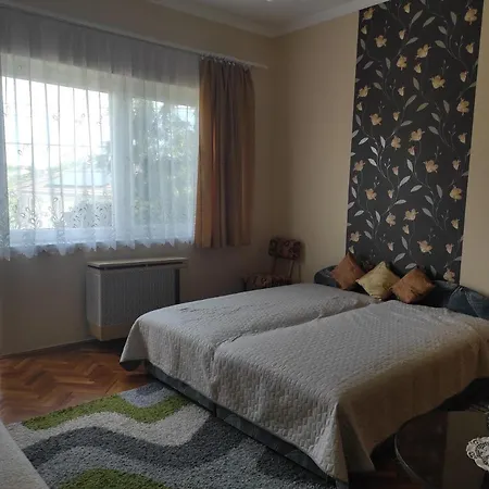 Kovacs Vendeghaz Apartment *