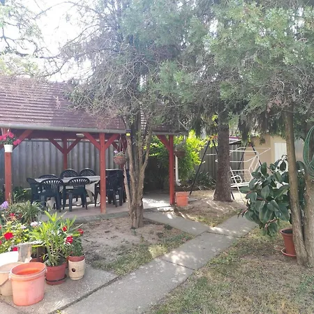 Kovacs Vendeghaz * Хайдусобосло