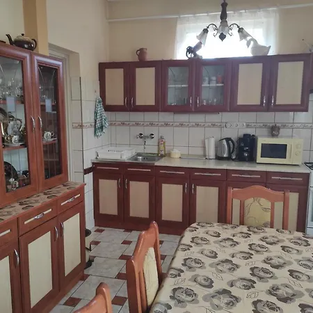 Kovacs Vendeghaz Apartment *