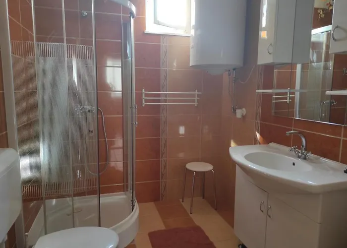 Kovacs Vendeghaz * Хайдусобосло