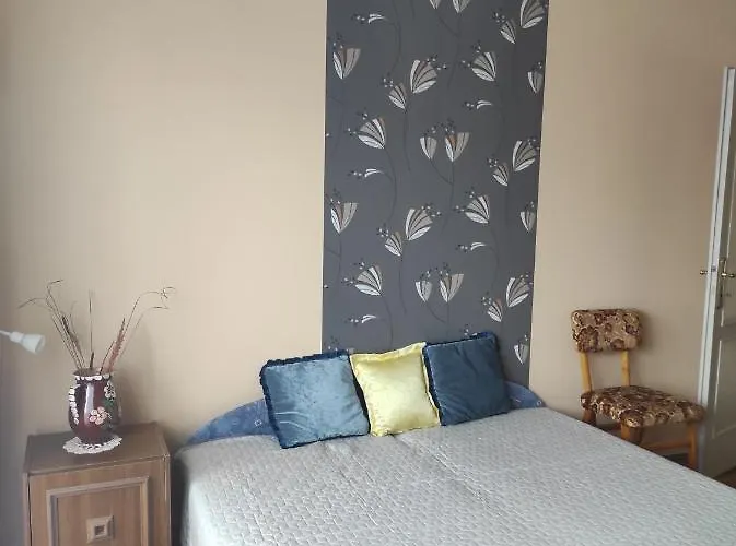 Kovacs Vendeghaz * Хайдусобосло